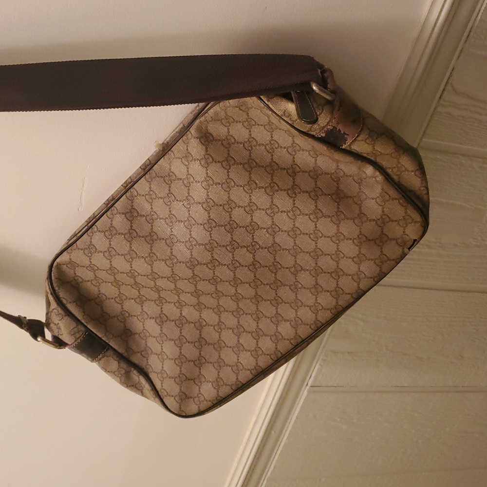 Authentic Large Gucci GG Supreme Crossbody Bag - Picture 15 of 16